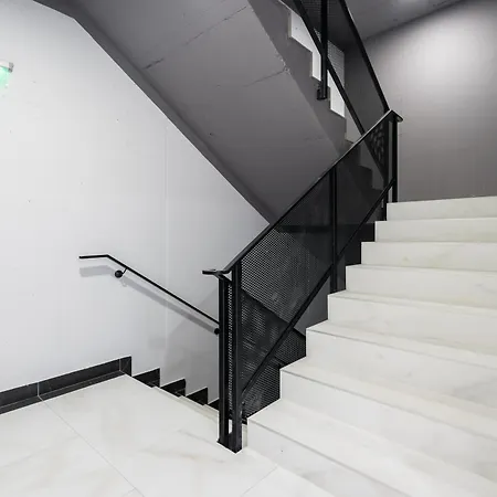 Golden 1 King Br Entire In One Cotroceni Boekarest