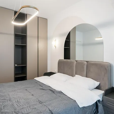 Golden 1 King Br Entire In One Cotroceni *